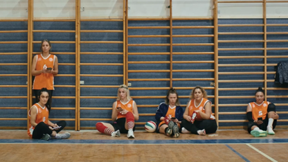 כל האמהות משקרות, מתוך אתר כאן 11